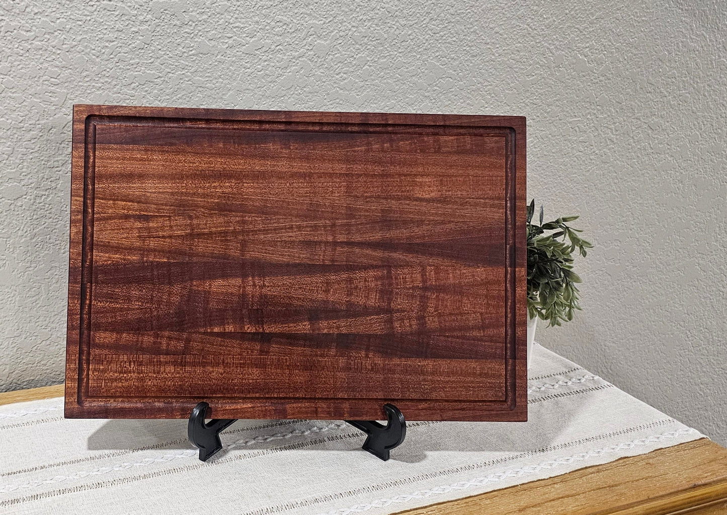African Sapele Edge Grain Cutting Board